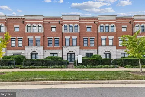 12160 Chancery Station Cir, Reston, VA 20190