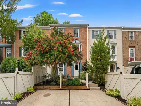 4516 Squiredale Sq, Alexandria, VA 22309