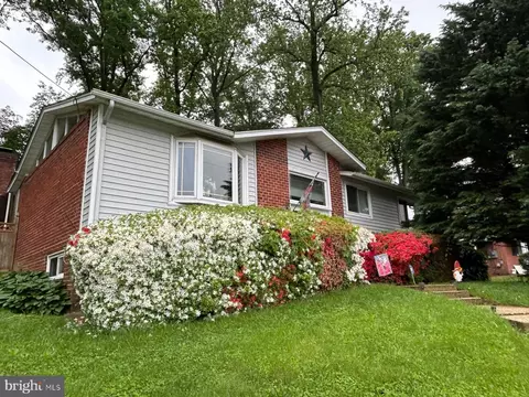 8939 Burke Lake Rd, Springfield, VA 22151 photo 1