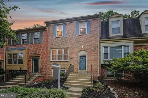 4794 Gainsborough Dr, Fairfax, VA 22032