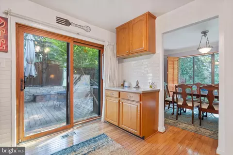 6055 Forrest Hollow Ln, Springfield, VA 22152 photo 12