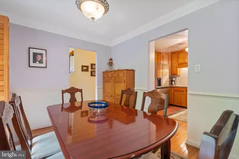 6055 Forrest Hollow Ln, Springfield, VA 22152 photo 8