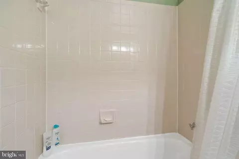 6055 Forrest Hollow Ln, Springfield, VA 22152 photo 25