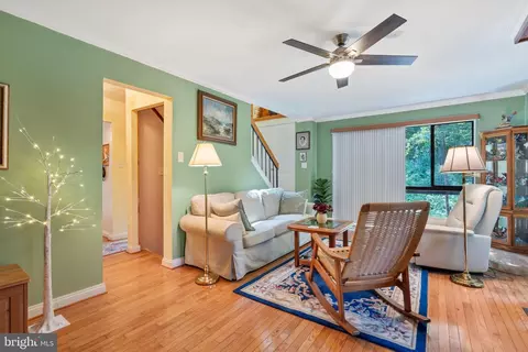 6055 Forrest Hollow Ln, Springfield, VA 22152 photo 6