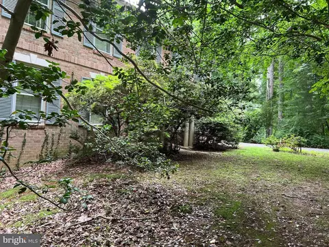 8510 Sparger St, Mclean, VA 22102 photo 2
