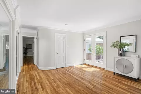 Entry Way - 8206 Langbrook Rd, Springfield, VA 22152 photo 4 of 4