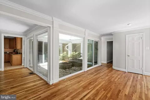 Entry Way - 8206 Langbrook Rd, Springfield, VA 22152 photo 2 of 4