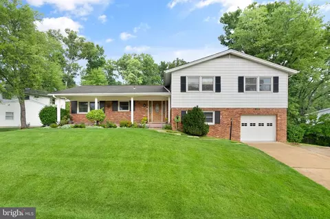 4915 Gadsen Dr, Fairfax, VA 22032