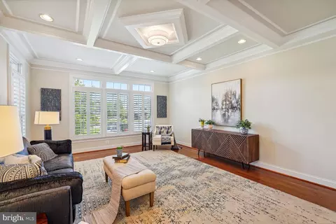 Living - 1573 Maddux Ln, Mclean, VA 22101 photo 4 of 4