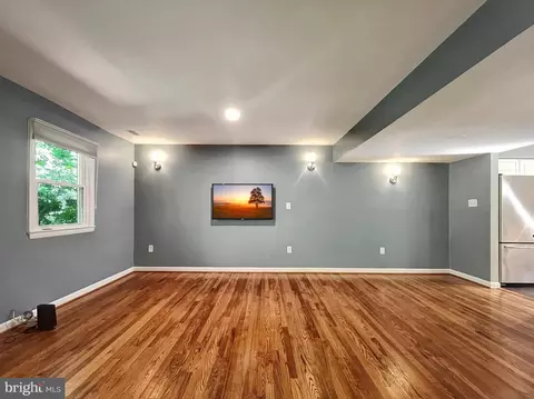 8802 Cameo Sq, Springfield, VA 22152 photo 12