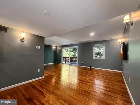 8802 Cameo Sq, Springfield, VA 22152 photo 10