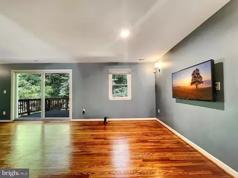 8802 Cameo Sq, Springfield, VA 22152 photo 9