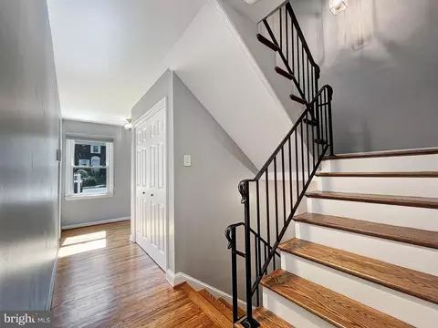 8802 Cameo Sq, Springfield, VA 22152 photo 15