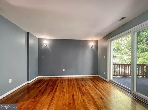 8802 Cameo Sq, Springfield, VA 22152 photo 14