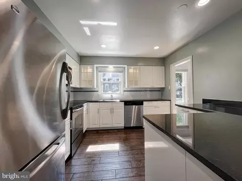 8802 Cameo Sq, Springfield, VA 22152 photo 6