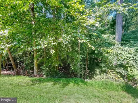 8802 Cameo Sq, Springfield, VA 22152 photo 38
