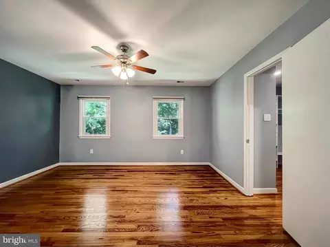 8802 Cameo Sq, Springfield, VA 22152 photo 17