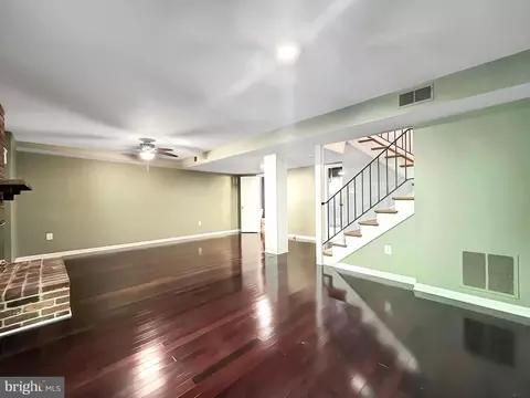 8802 Cameo Sq, Springfield, VA 22152 photo 27