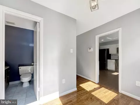 8802 Cameo Sq, Springfield, VA 22152 photo 3