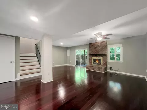 8802 Cameo Sq, Springfield, VA 22152 photo 26