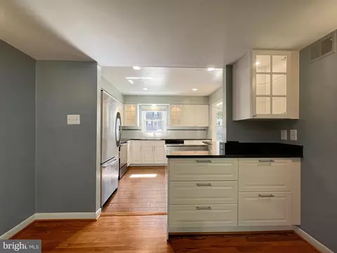 8802 Cameo Sq, Springfield, VA 22152 photo 8
