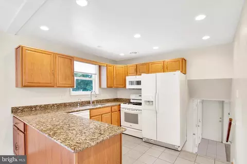 5225 Forman Ct, Springfield, VA 22151 photo 10