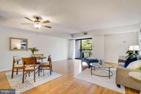 3800 Powell Ln #518, Falls Church, VA 22041