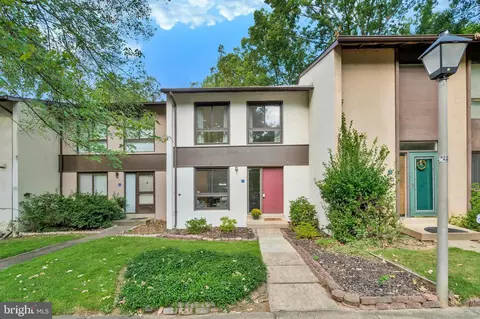 11902 Barrel Cooper Ct, Reston, VA 20191