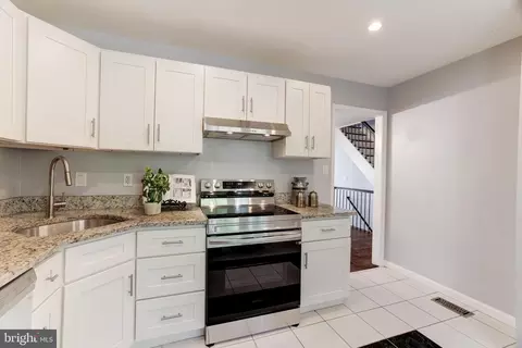 2426 Ridgehampton Ct, Reston, VA 20191 photo 17