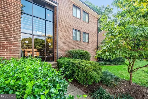 1415 Northgate Sq #1A, Reston, VA 20190