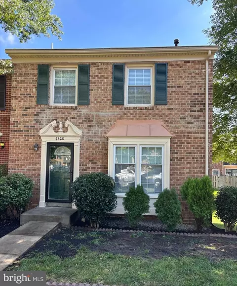 7420 Fountain Head Dr, Annandale, VA 22003