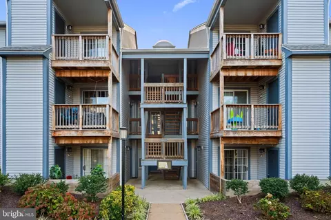 6919 Victoria Dr #D, Alexandria, VA 22310