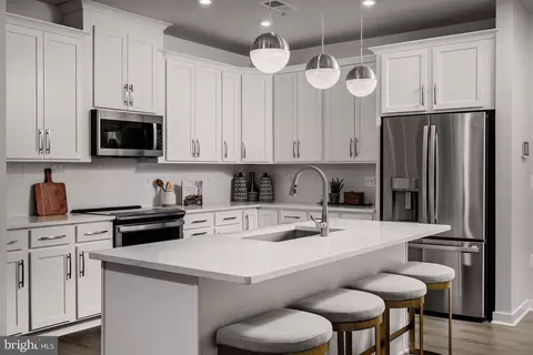 4627 Olivine Dr, Chantilly, VA 20151