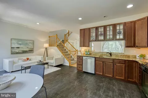 8603 Beech Hollow Ln, Springfield, VA 22153 photo 11