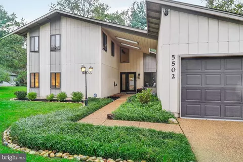 5502 Southport Ln, Fairfax, VA 22032