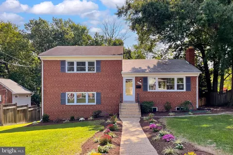 6423 Cygnet Dr, Alexandria, VA 22307