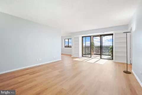 5904 Mount Eagle Dr #818, Alexandria, VA 22303