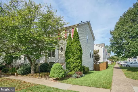 6384 Saint Timothys Ln, Centreville, VA 20121