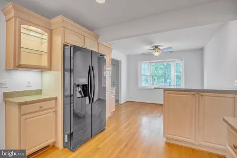 8212 Smithfield Ave, Springfield, VA 22152 photo 6