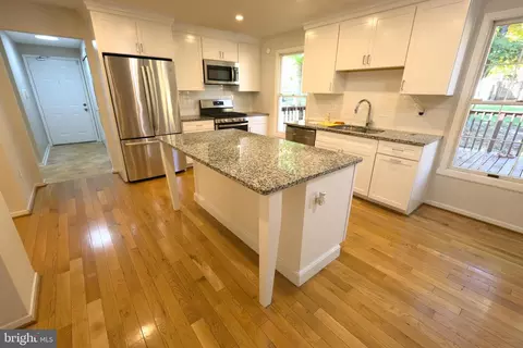 2298 Archdale Rd, Reston, VA 20191 photo 9