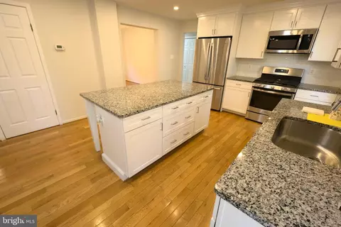 2298 Archdale Rd, Reston, VA 20191 photo 11