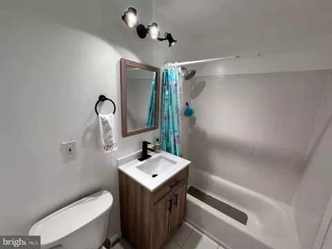 Bath - 2212 Coppersmith Sq, Reston, VA 20191 photo 3 of 5