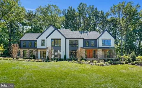 6029 Woodland Ter, Mclean, VA 22101