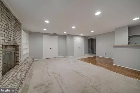 Living - 7919 Birchtree Ct, Springfield, VA 22152 photo 7 of 8