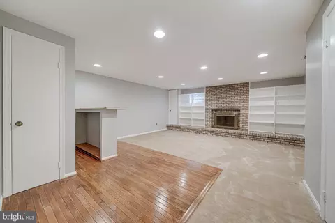 Living - 7919 Birchtree Ct, Springfield, VA 22152 photo 6 of 8