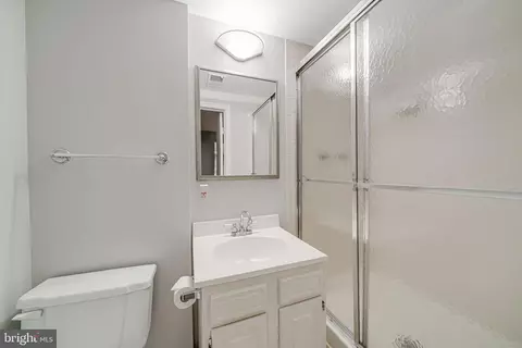 Bath - 7919 Birchtree Ct, Springfield, VA 22152 photo 3 of 3