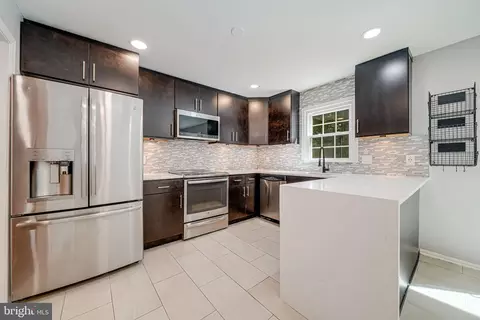 Kitchen - 7919 Birchtree Ct, Springfield, VA 22152 photo 3 of 4