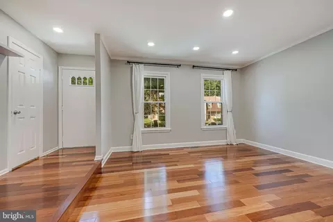 Living - 7919 Birchtree Ct, Springfield, VA 22152 photo 4 of 8