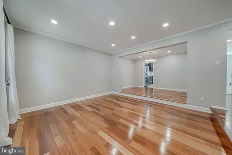 Living - 7919 Birchtree Ct, Springfield, VA 22152 photo 2 of 8