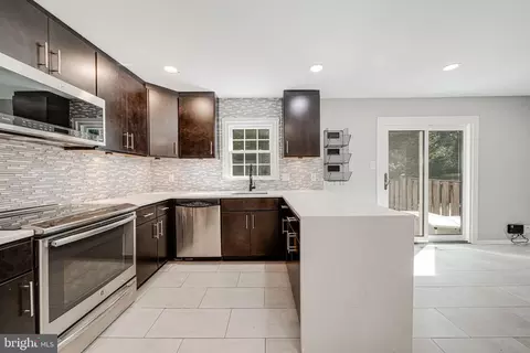 Kitchen - 7919 Birchtree Ct, Springfield, VA 22152 photo 4 of 4